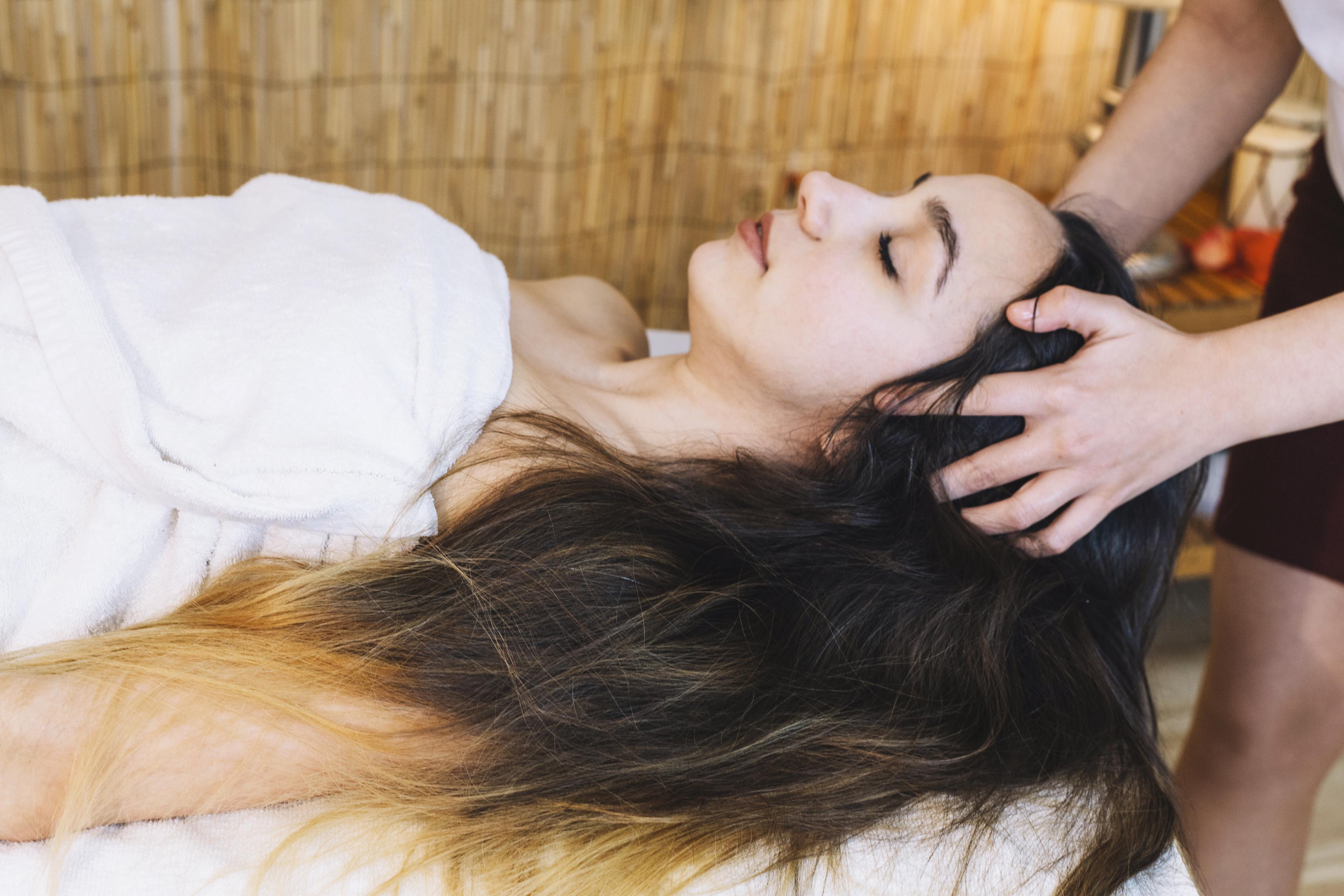 Deeply relaxing head massage and therapeutic hair spa treatment